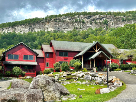 Minnewaska Lodge