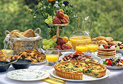 Best Brunch in the Hudson Valley: Where to Eat & What to Cook at Home