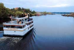 Hudson River Cruises: Scenic Hudson River Boat Tours and Sunset Cruises in Kingston, NY