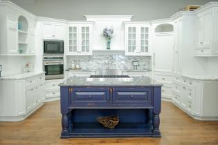 MEET THE OWNER: CABINET DESIGNERS