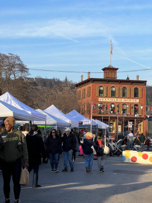 Peekskill HOLIYAY! Market